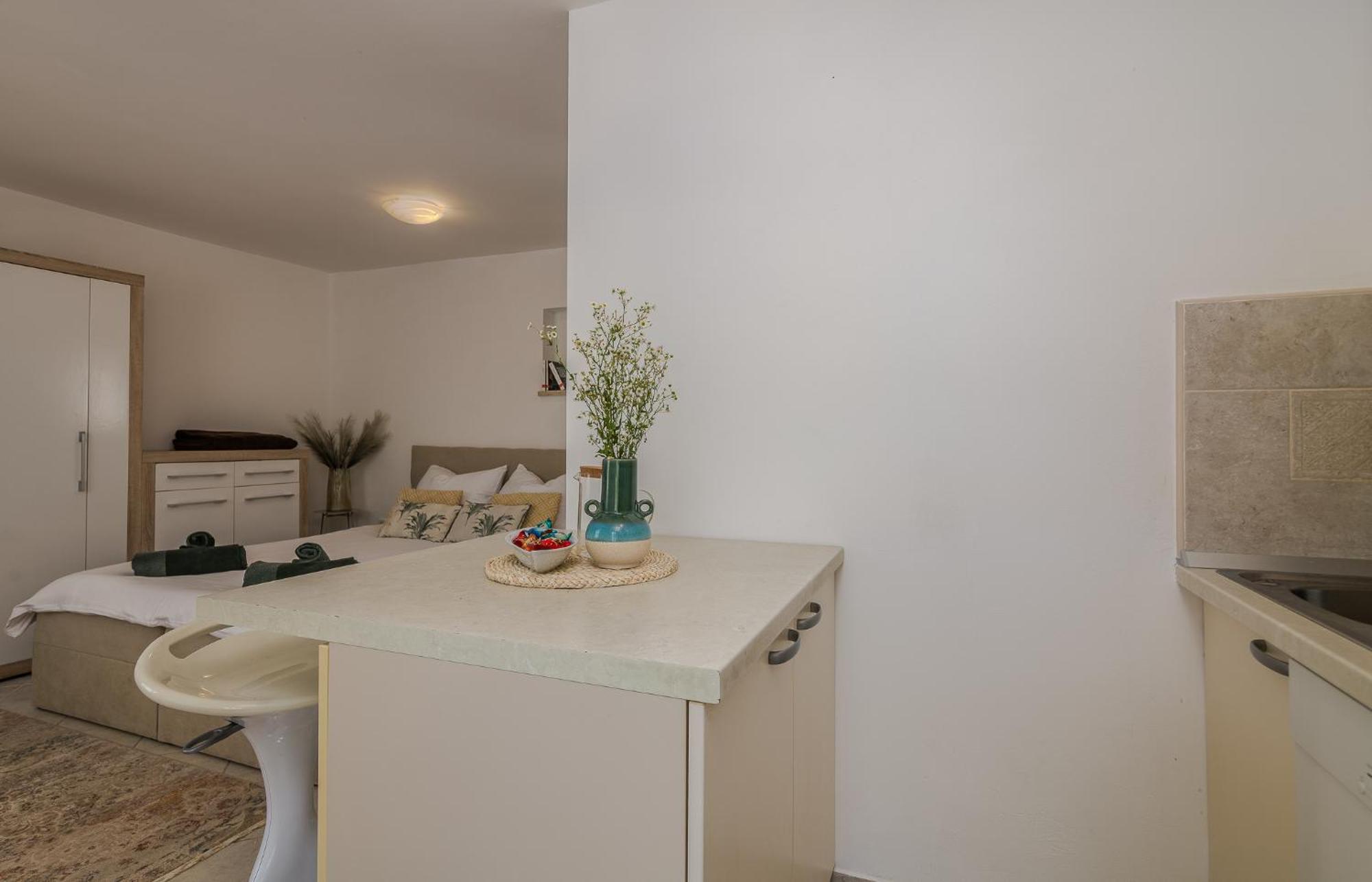 Apartments Stella & Luna Krk Town Luaran gambar