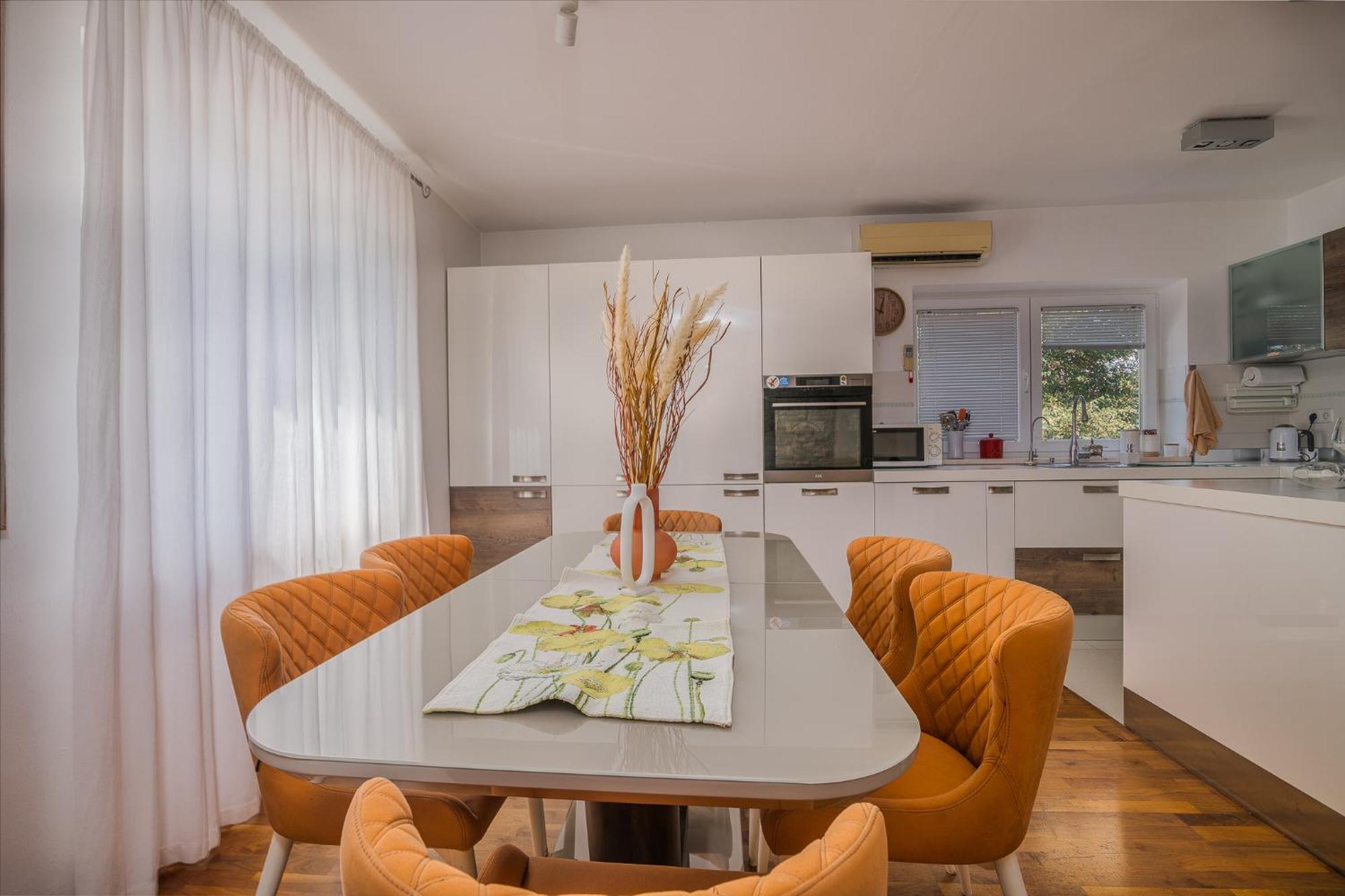 Apartments Stella & Luna Krk Town Luaran gambar